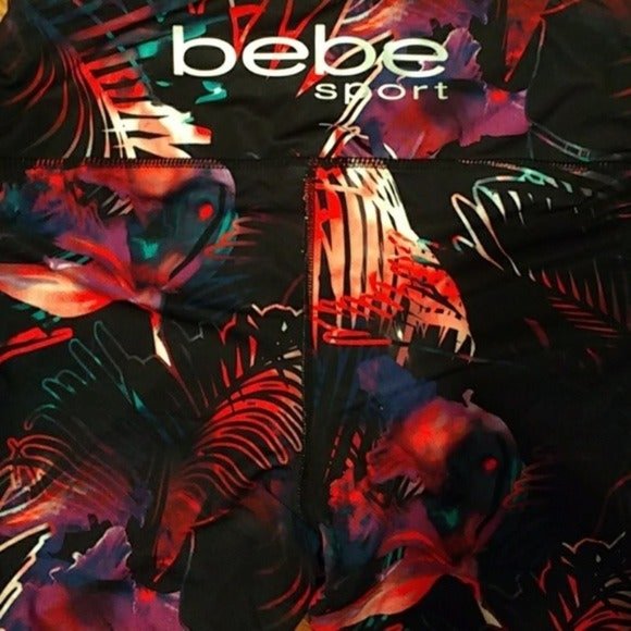 bebe Sport Performance Capri Leggings - Picture 4 of 4